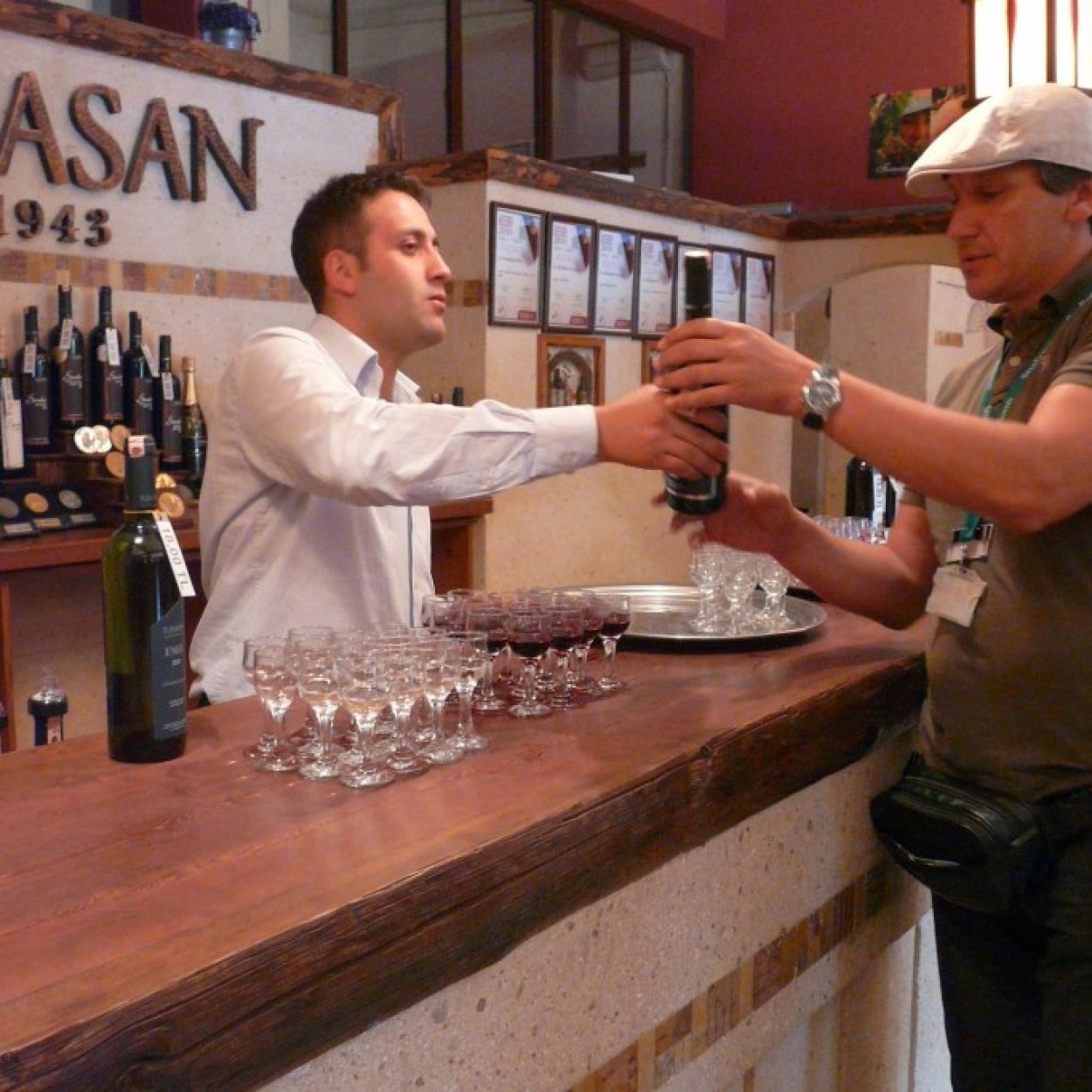 Kultur Austausch ist auch, die erlesenen lokalen Gerichte und Weine.